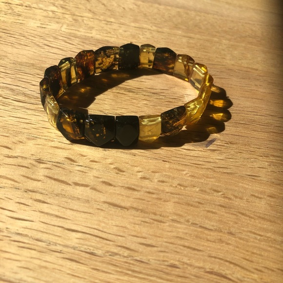 Red Amber bracelet - Picture 3 of 4